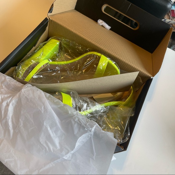 Fashion Nova’ Neon Yellow Heels - Picture 10 of 11